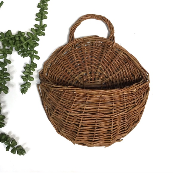 Other - Vintage Pocket Basket Wall Hanging